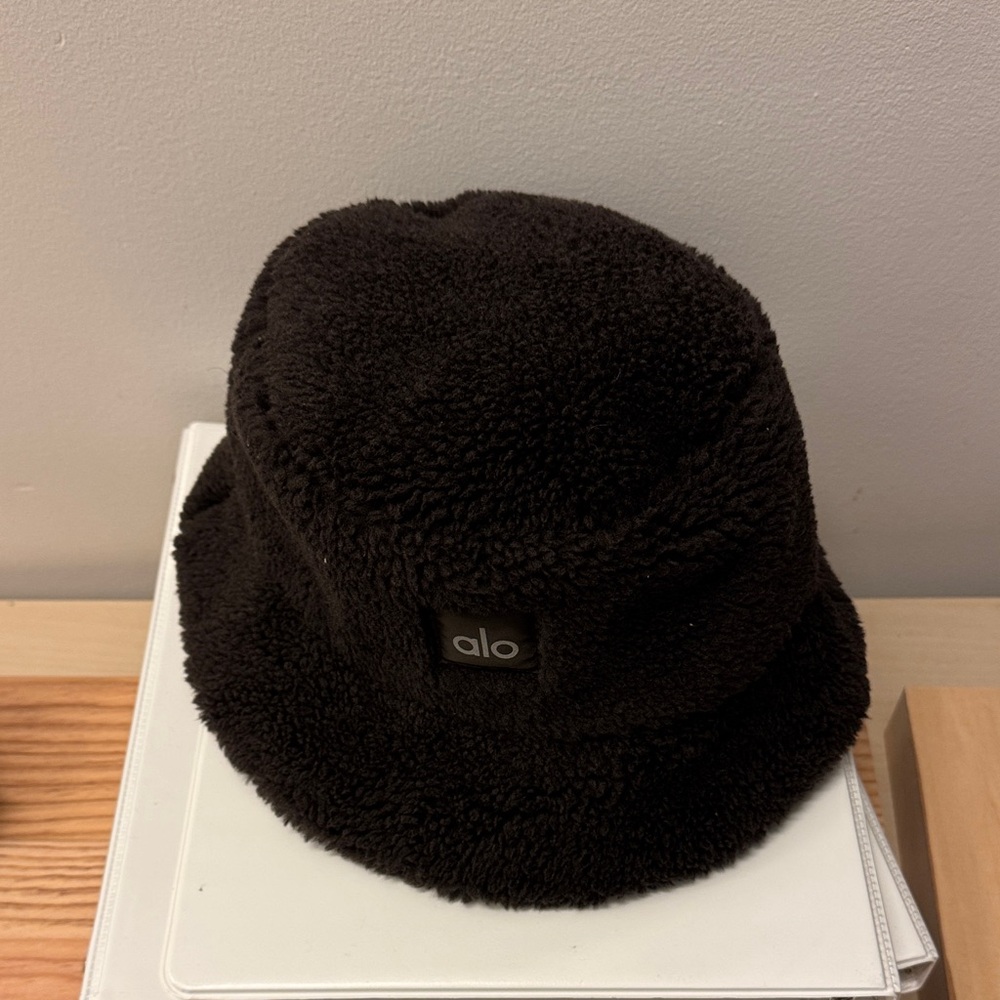 ALO Yoga Black Fleece Bucket Hat